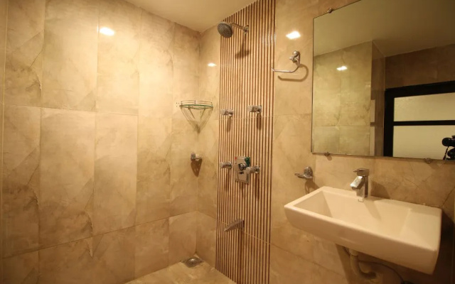 FabHotel La 365 Navrangpura