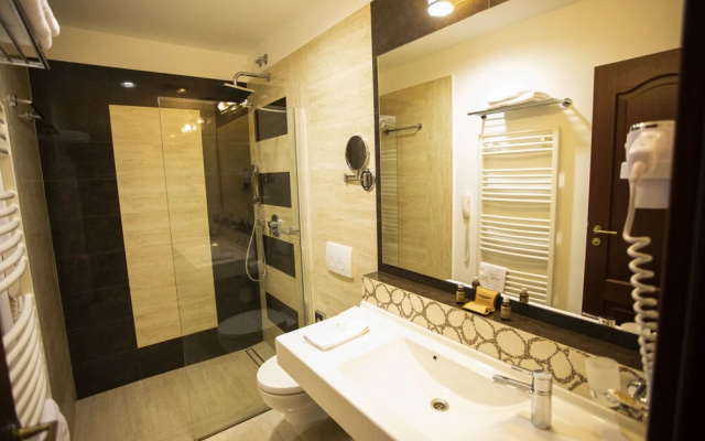 L'Art Hotel