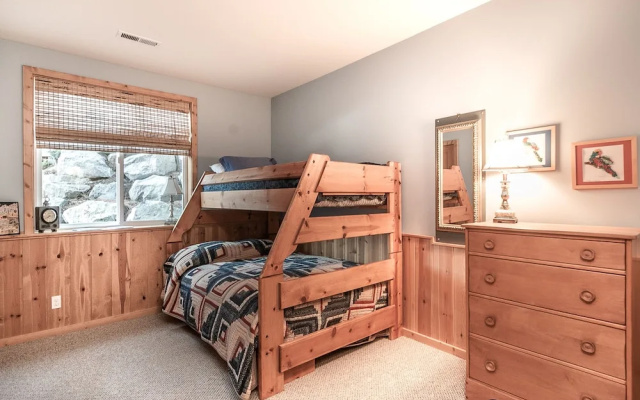 Lazy Bear Lodge
