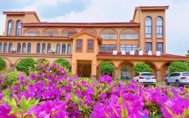 Luya Lake View Villa