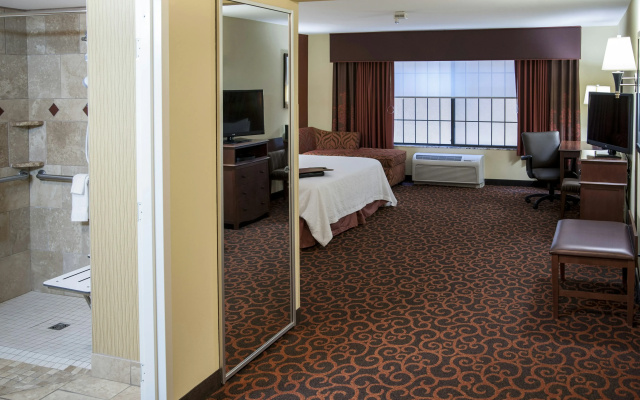 Hampton Inn & Suites Watertown