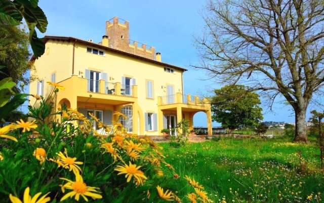 Отель Casale Del Gelso Дженцано-ди-Рома вид на фасад