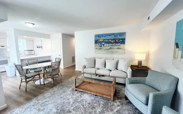Olive Avenue 1A