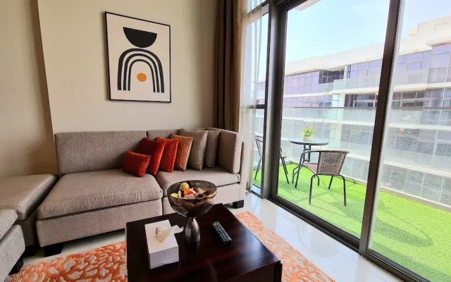 Marco Polo - Serene 1 BR APT amidst Golf Course with Gym & Pool