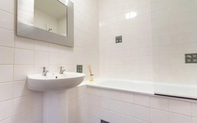 Unique & Homely Suite with Own Access (Adults Only)