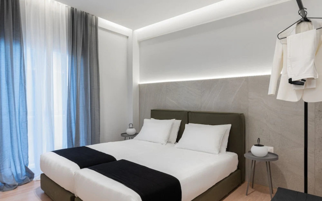 Acropolis White Key Residence