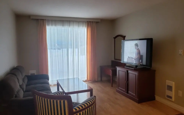Tr Hotel And Suites