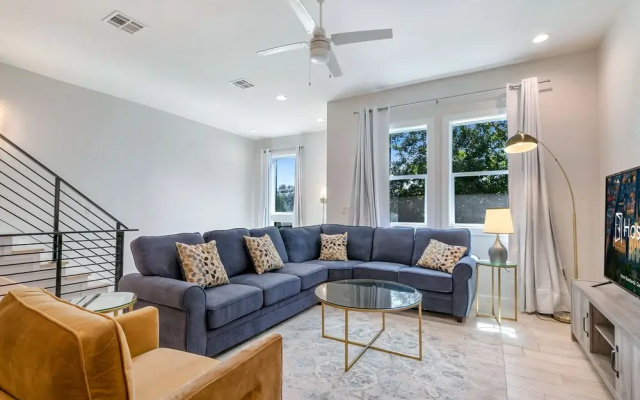 4BR Modern Townhouse near French Quarter