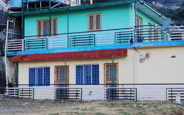 Himalayan View Homestay By Stayapart, Kemptyfall.