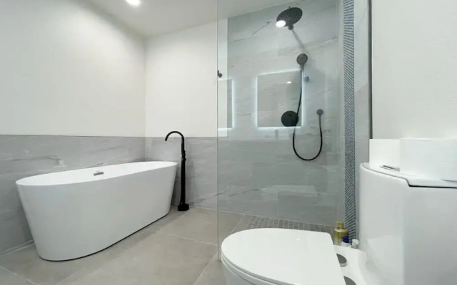 @ Marbella Lane - Contemporary Sophisticated Home