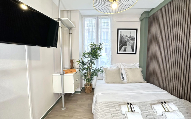 B 5496  - Gare Montparnasse - Cosy studio