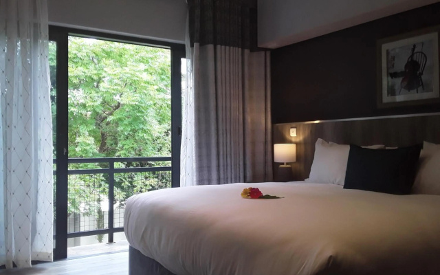 La Orchard Hotel