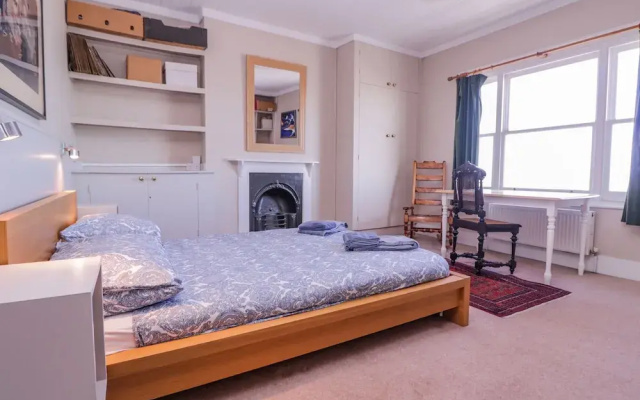 6 Gloster Terrace