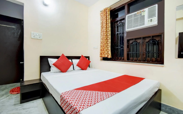OYO Flagship 77462 White Velvet Inn