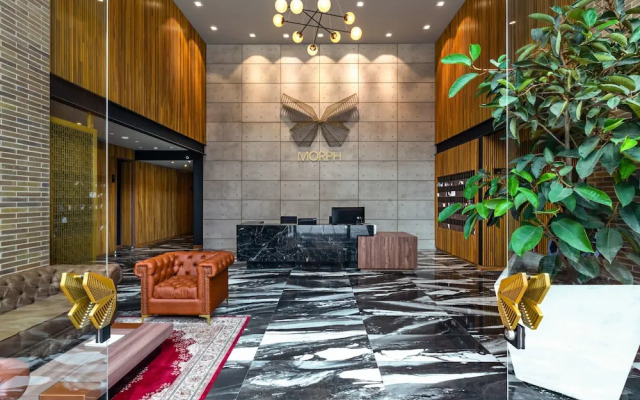 w Modern 2BR in Luxury Building in Chico