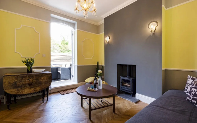 Stylish Hyde Park Gem