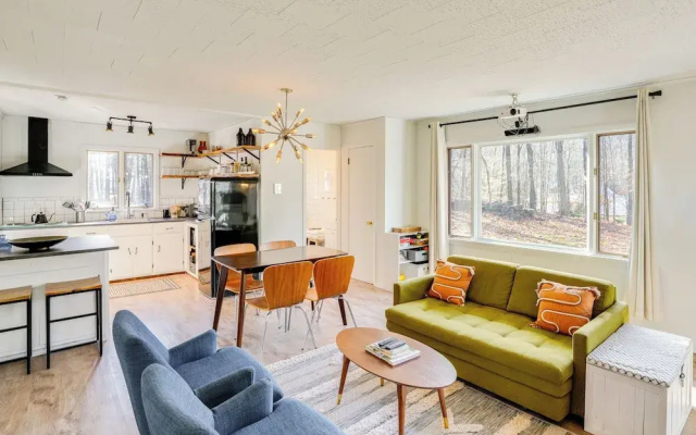 Mtn Views + On-site Hiking Trails: Catskills Cabin