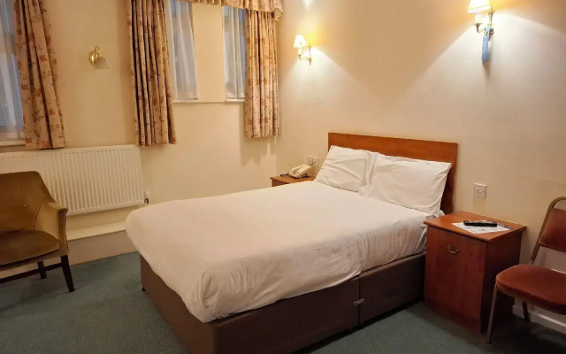 Borough Arms Hotel