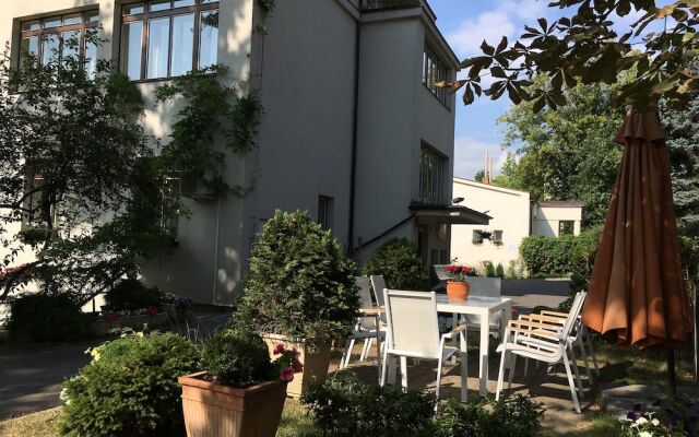 Hotel Jana / Pension Domov Mladeze вид на фасад