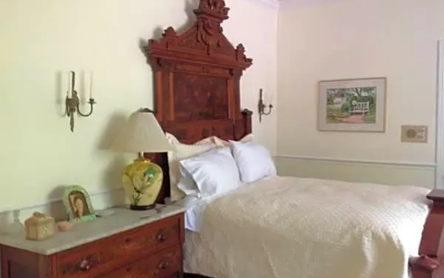 Springwood Inn