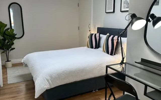 Ocho Homes Lux By Eight Continents, Belfast