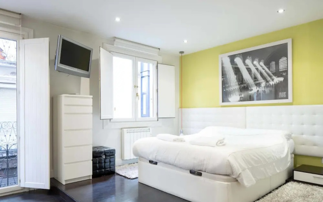 Old Town 2 Apartment by Aston & Wolf