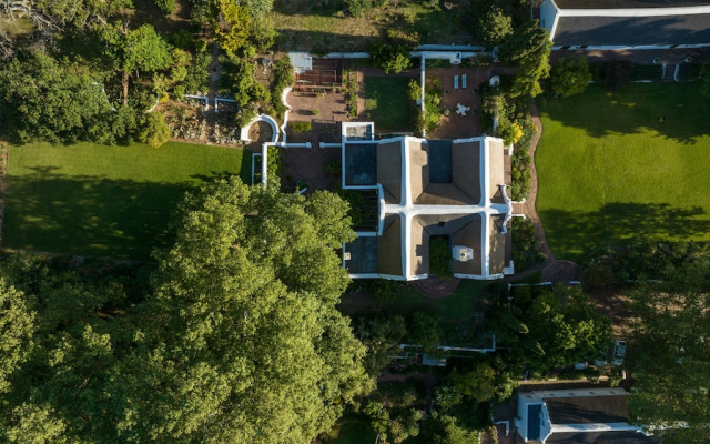 Navarre Residence
