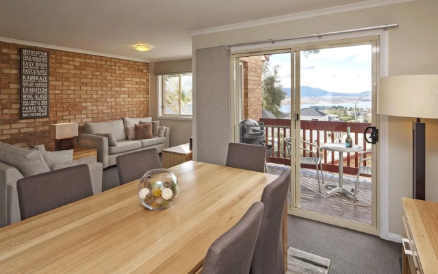 Beloka 9 - Overlooking Lake Jindabyne