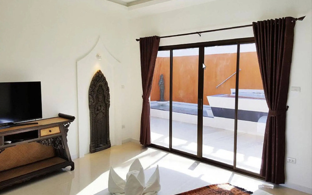 HIDELAND Luxury Pool Villa Pattaya Walking Street
