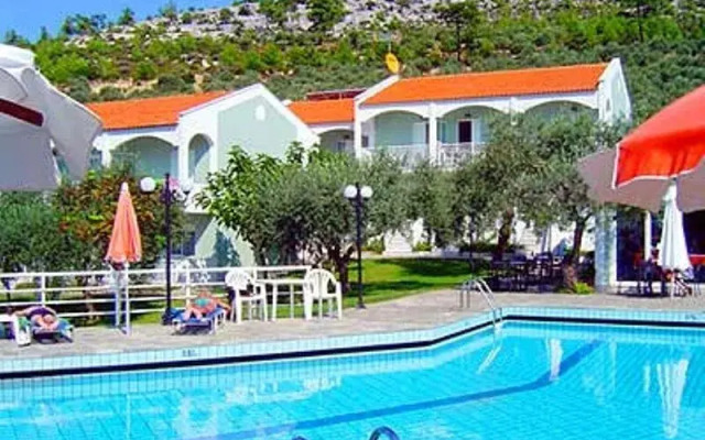 Louloudis Apartments