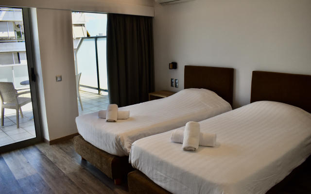 Xenophon Hotel
