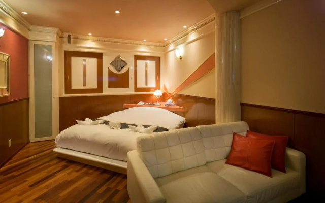 Hotel Bypass (Adult Only)
