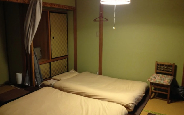 Shin-Osaka Backpacker's Hostel