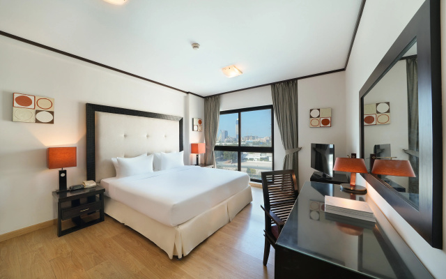 Отель Park Apartments Dubai, an Edge by Rotana