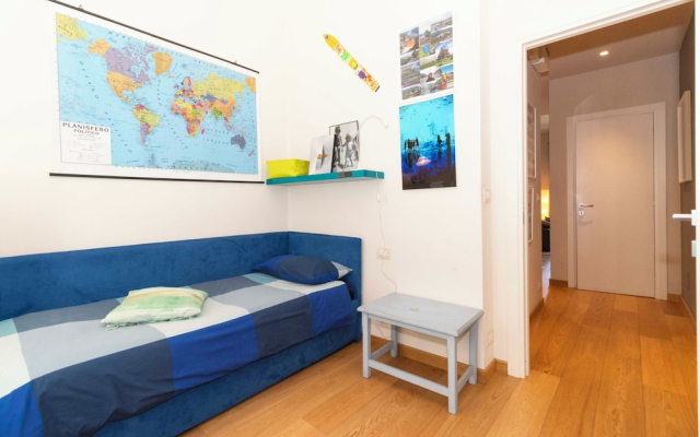 Guesthost - Charming Apt With Parking!