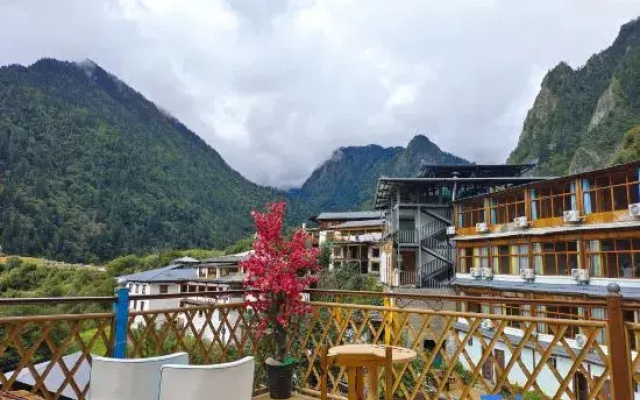Meets Meili. No.1 Snow Mountain Villa