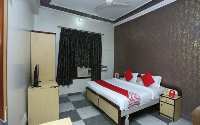 OYO 16906 Hotel Balsons