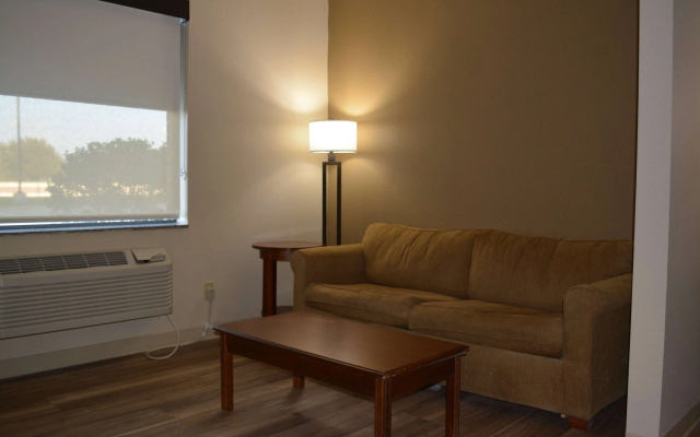 Wingate by Wyndham College Station South