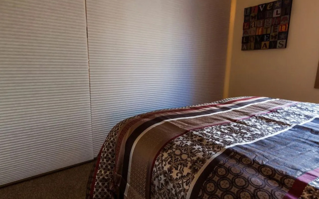 Flying Dutchman #1143 - Studio Br Condo