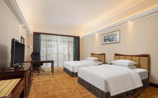 Guangzhou Phoenix City Hotel