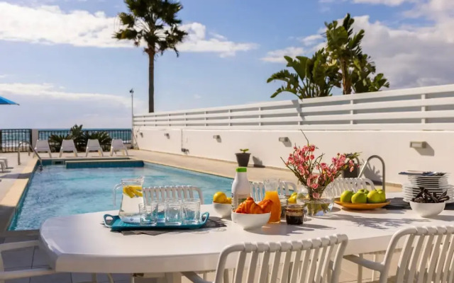 Faros Seaside Villa Larnaca