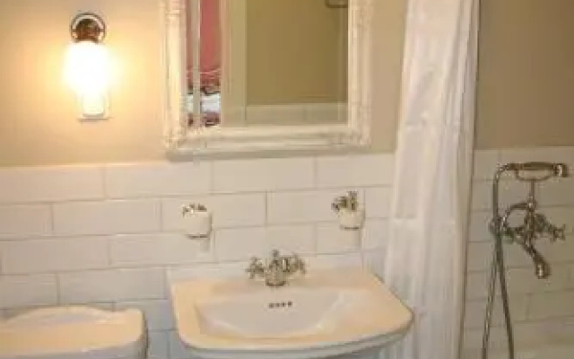 Lahe Guesthouse