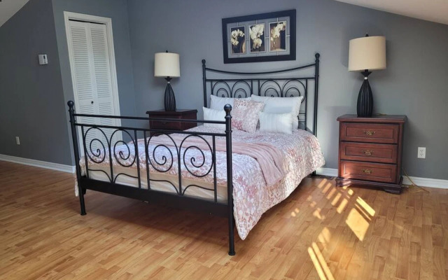 Whispering Pines Riverside Getaway