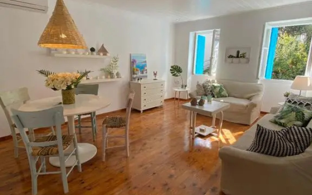 Lina's house