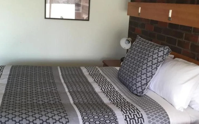 Wentworth Club Motel