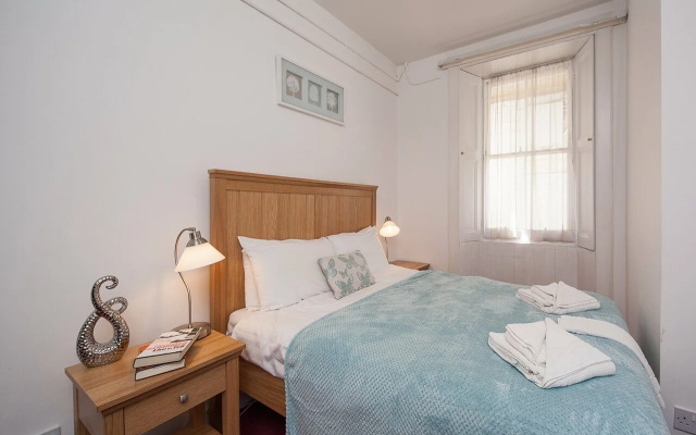 Piries Hotel