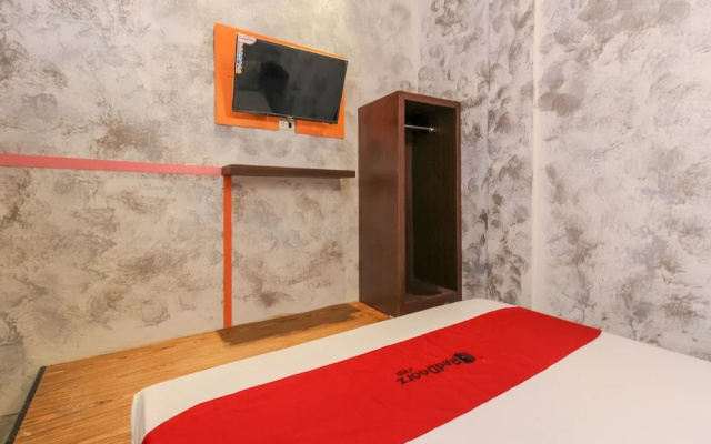 RedDoorz near Medan Plaza