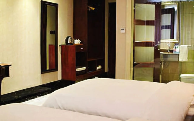 Yijia Baiyun Hotel