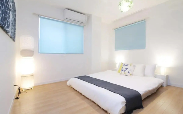 bHOTEL246 Large 2BR Apt 10PPL near Peace Park 301
