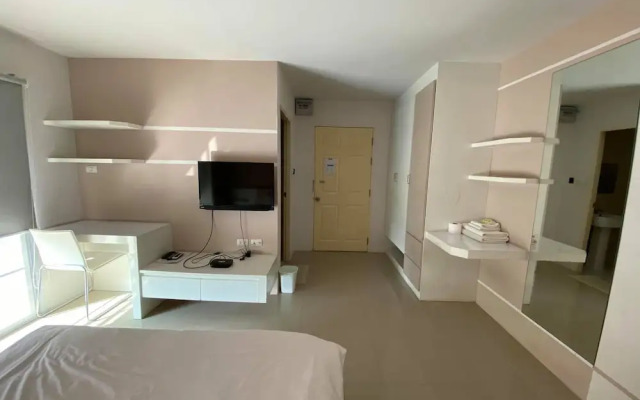 Warisa Apartment